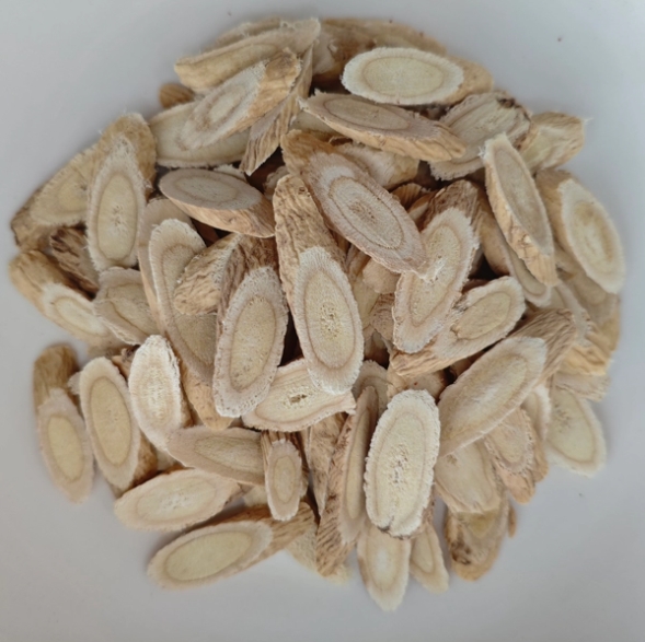 Akar Astragalus dalam Pengobatan Herbal Tiongkok: Fitur Utama dan Manfaat Kesehatan
